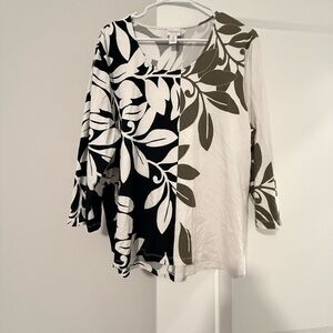 Women’s Black and White Split Leaf-Print Long Sleeve Tee by Alfred Dunner